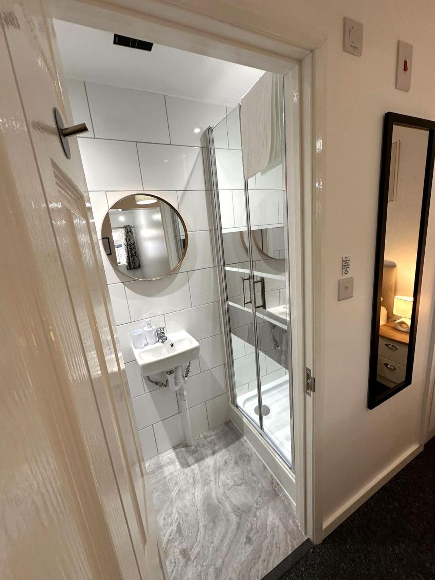 Newmarket Road Studios And Suites By Tas Accommodations Cambridge  Exteriör bild