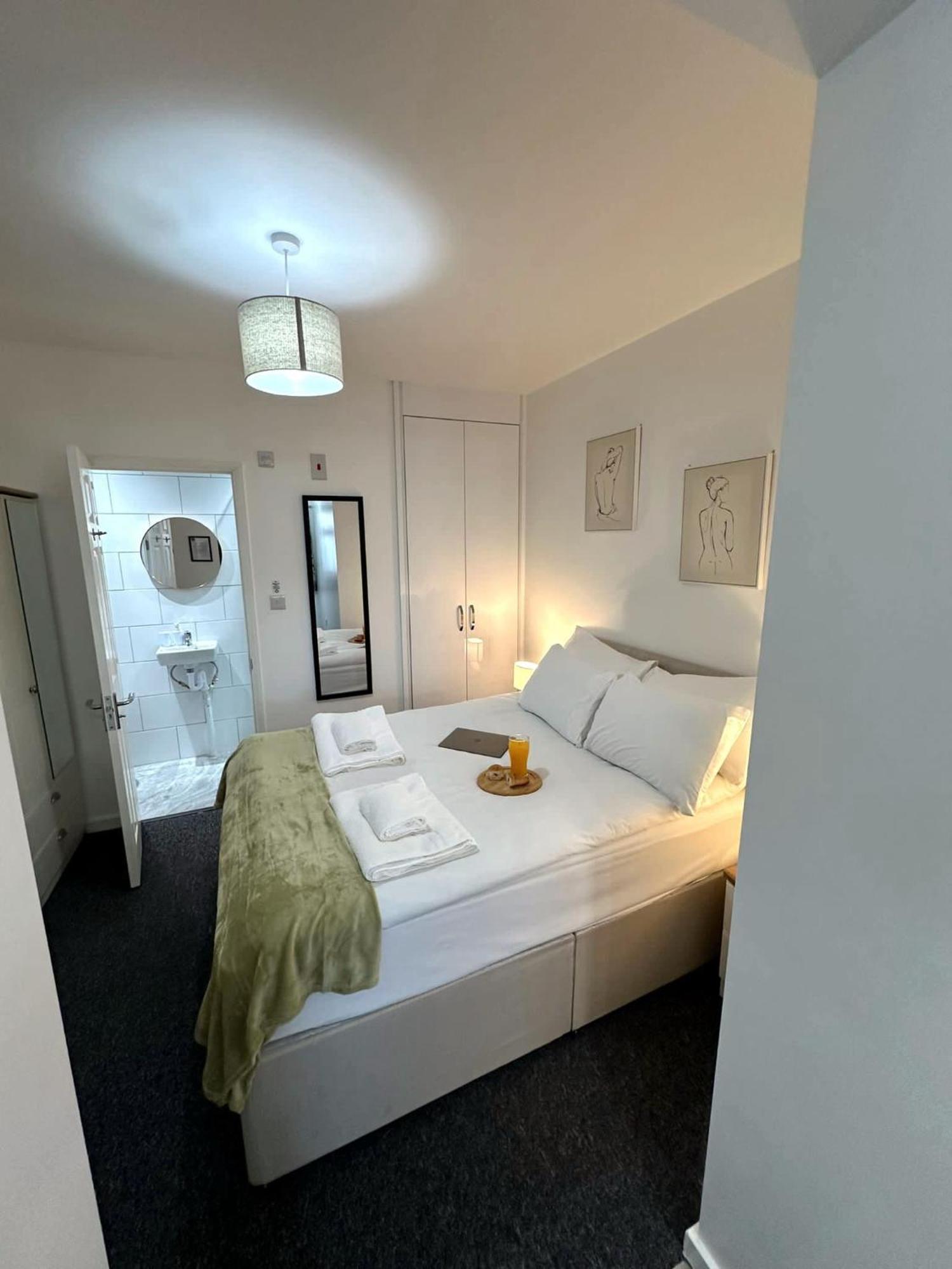Newmarket Road Studios And Suites By Tas Accommodations Cambridge  Exteriör bild