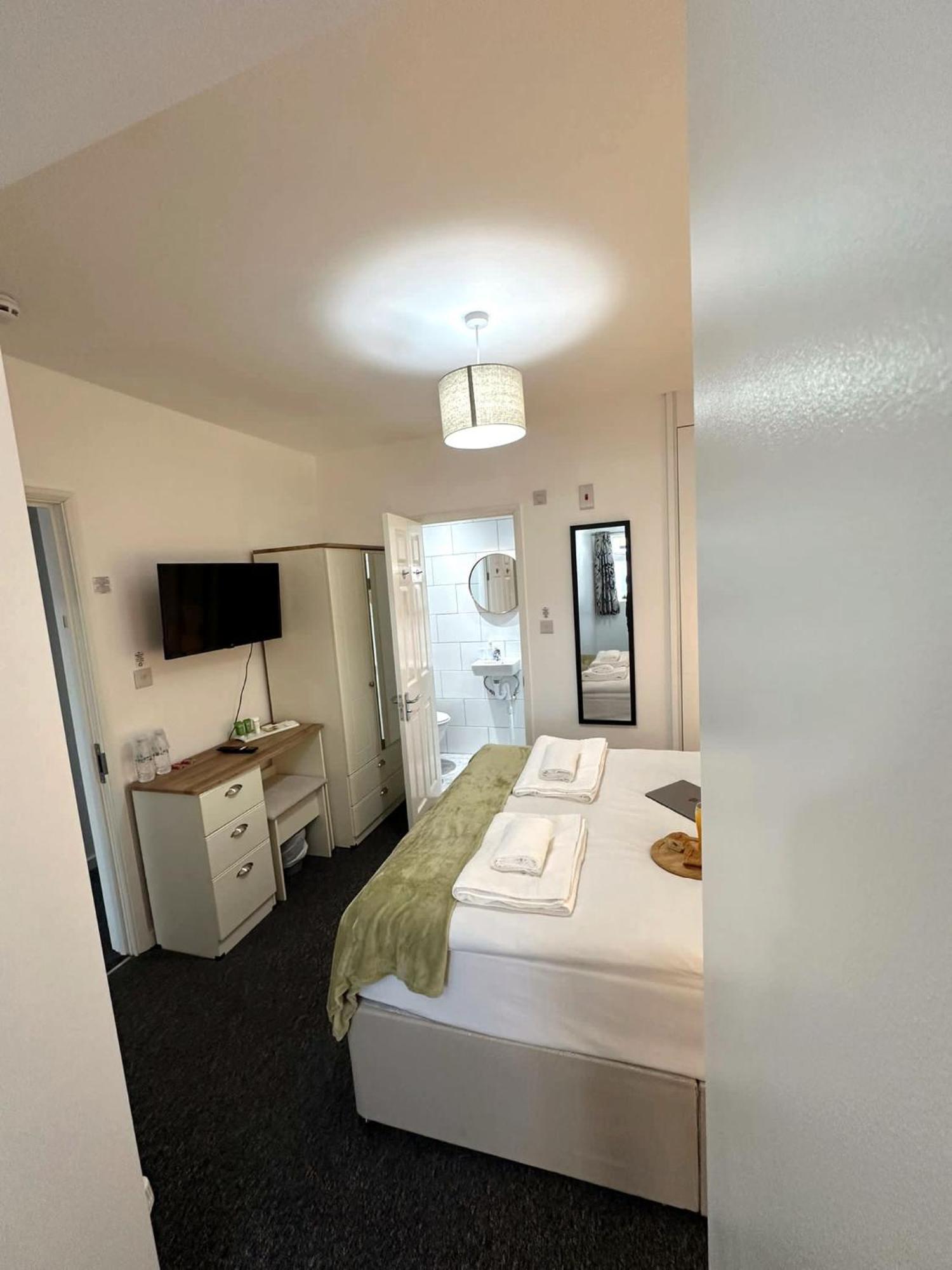 Newmarket Road Studios And Suites By Tas Accommodations Cambridge  Exteriör bild