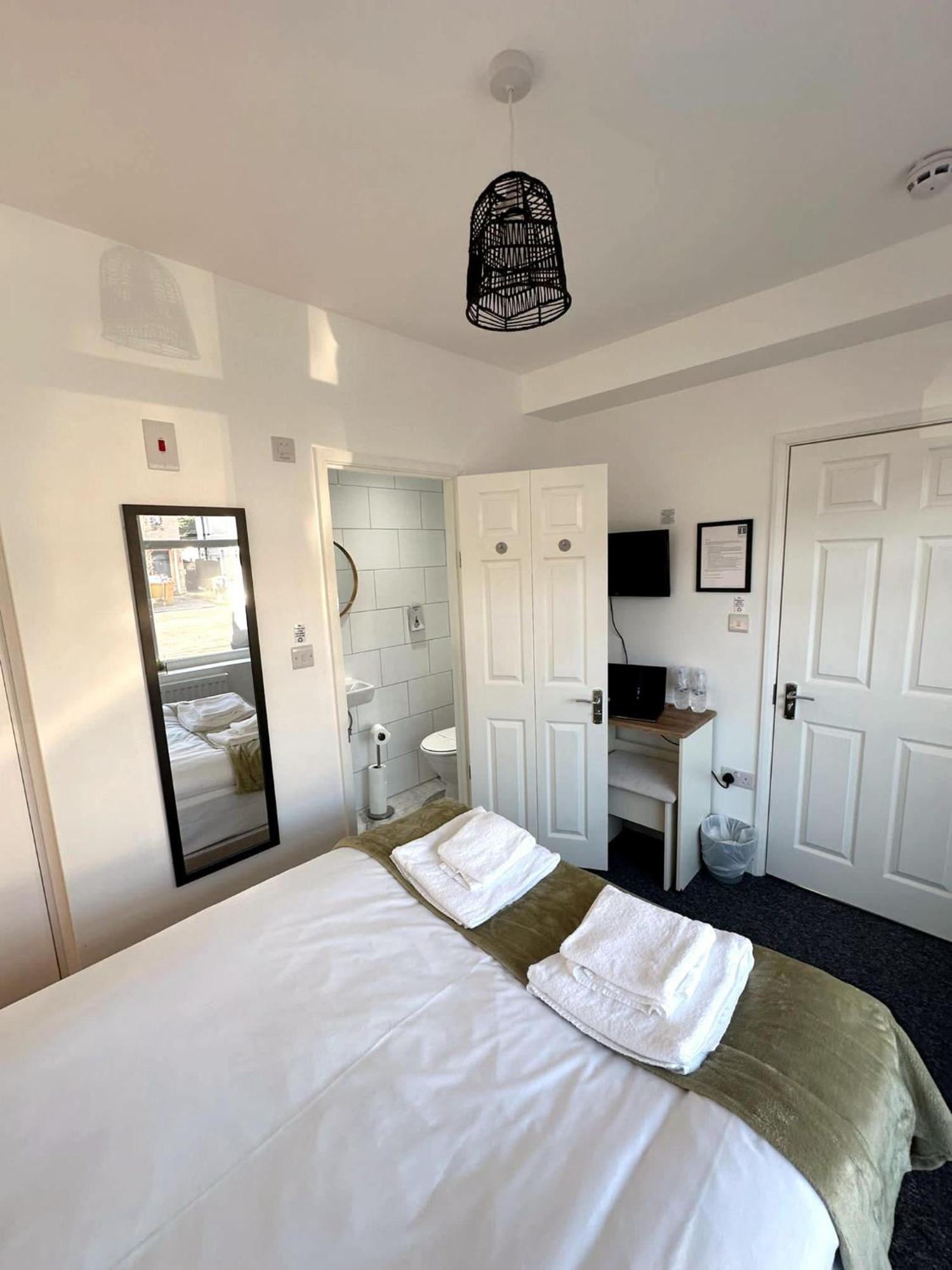 Newmarket Road Studios And Suites By Tas Accommodations Cambridge  Exteriör bild