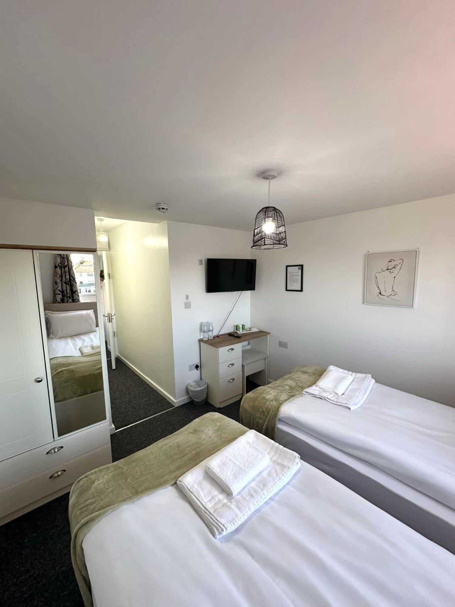 Newmarket Road Studios And Suites By Tas Accommodations Cambridge  Exteriör bild