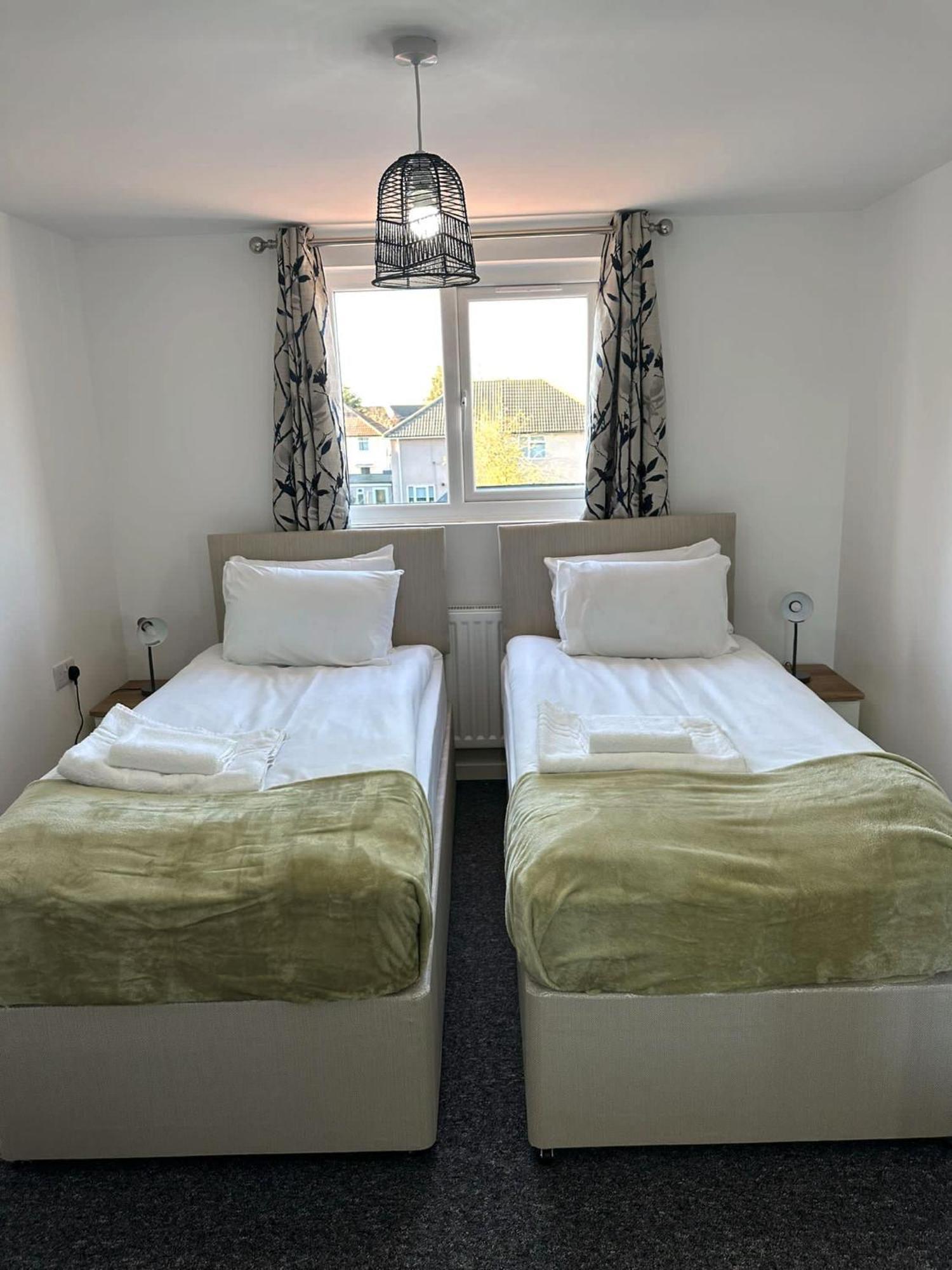 Newmarket Road Studios And Suites By Tas Accommodations Cambridge  Exteriör bild