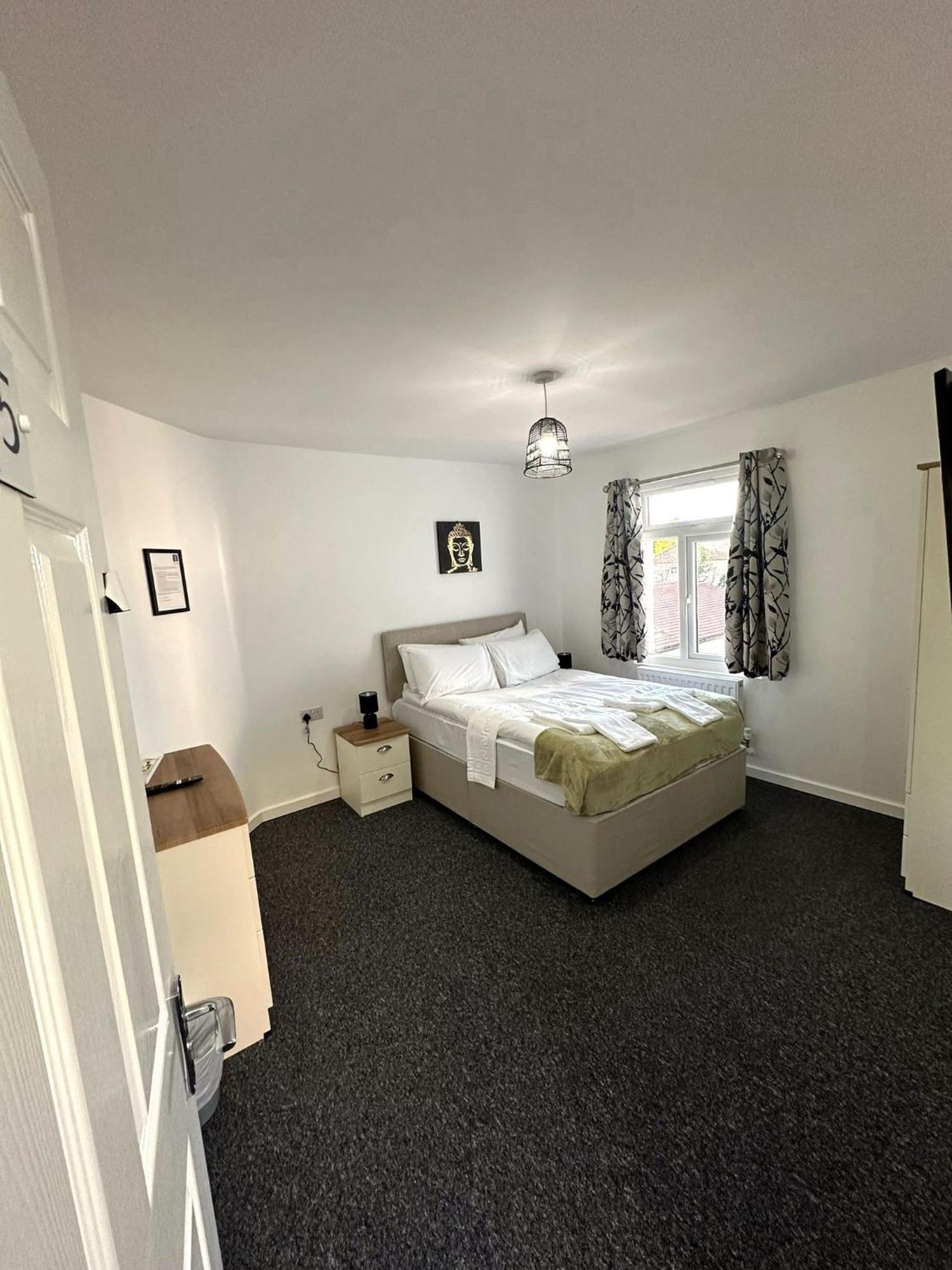 Newmarket Road Studios And Suites By Tas Accommodations Cambridge  Exteriör bild